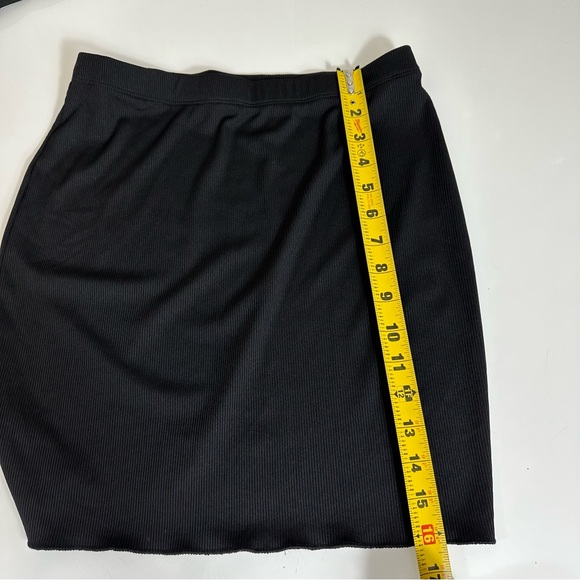 2 PC matching set SOLID BLACK MINI SKIRT and MATCHING TIE FRONT CROPPED TOP M - Picture 5 of 12